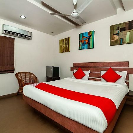 Oyo 28856 Manjeera Inn Visakhapatnam Exterior foto