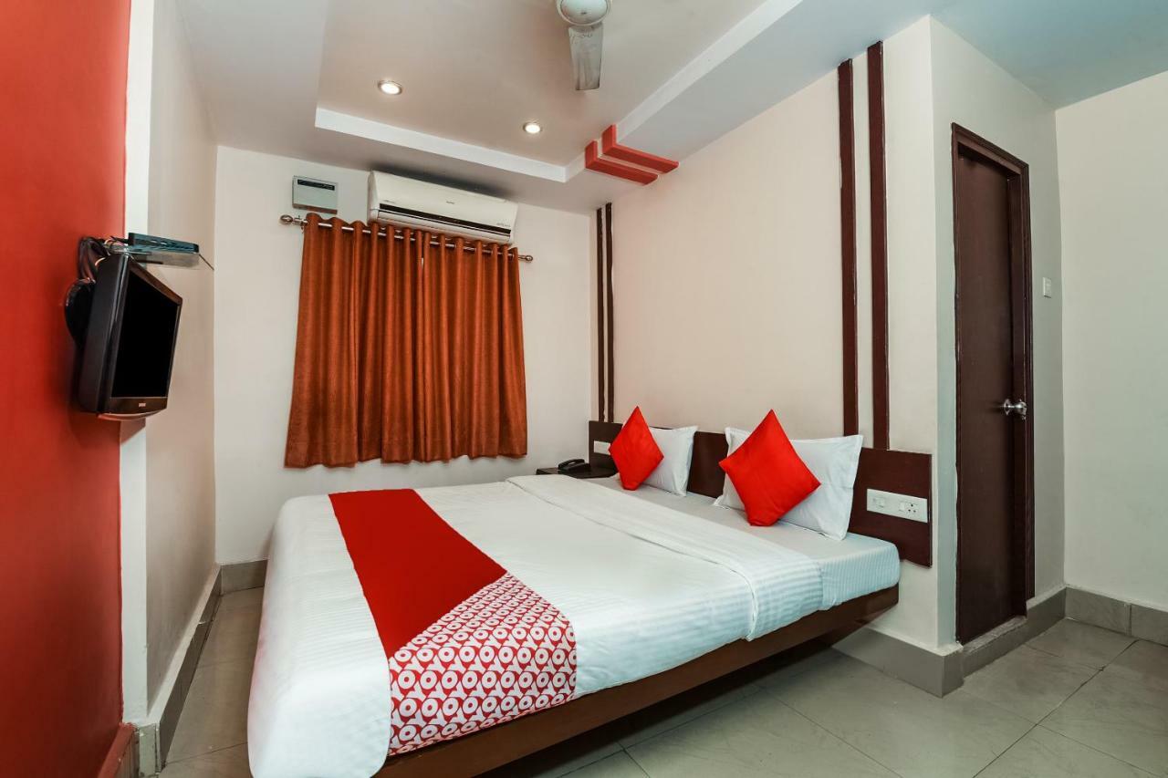 Oyo 28856 Manjeera Inn Visakhapatnam Exterior foto