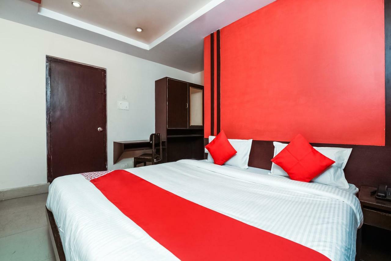 Oyo 28856 Manjeera Inn Visakhapatnam Exterior foto