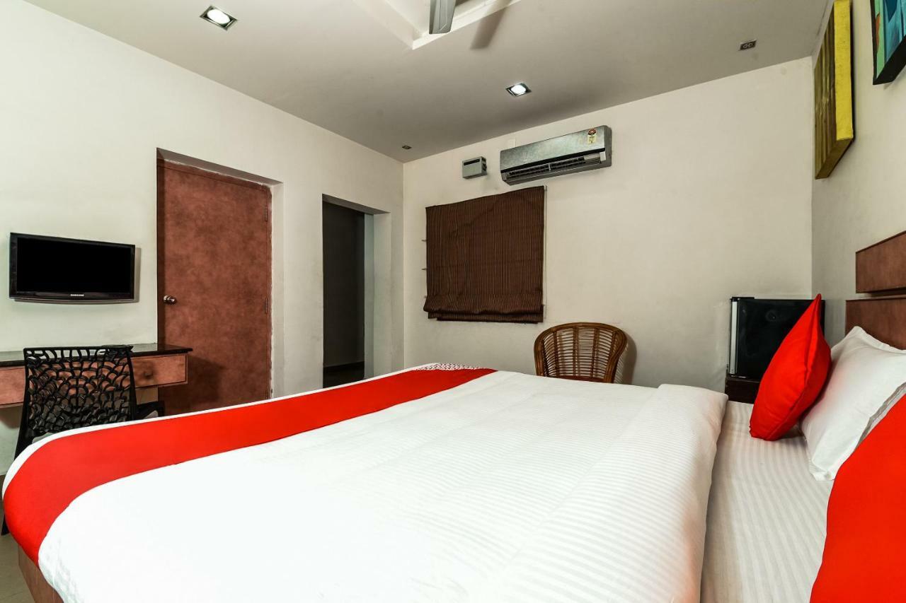 Oyo 28856 Manjeera Inn Visakhapatnam Exterior foto