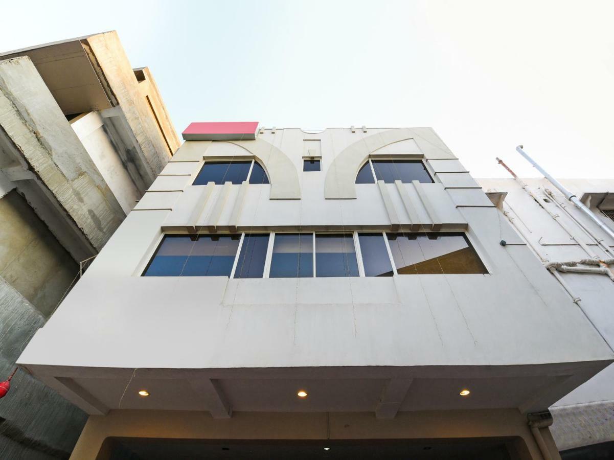 Oyo 28856 Manjeera Inn Visakhapatnam Exterior foto